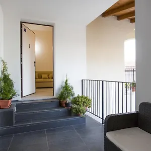 Affittacamere Quinto Tronco, Elini